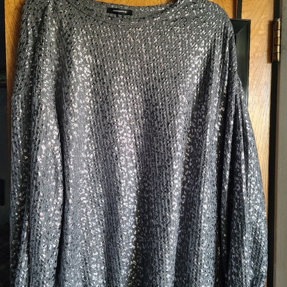 Gray with silver animal print top - Picture 6 of 6